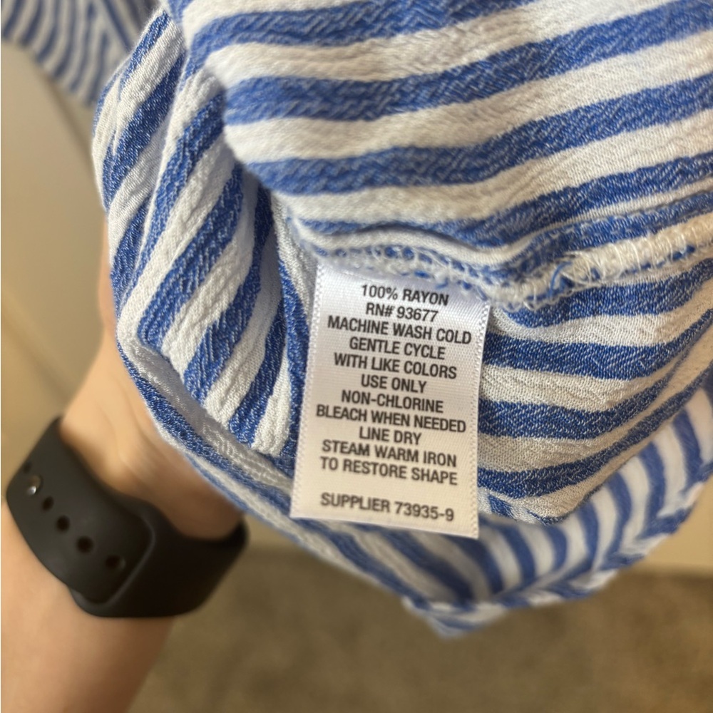 Liz Claiborne Women’s Blue and White Striped Button Up Shirt - Picture 4 of 6
